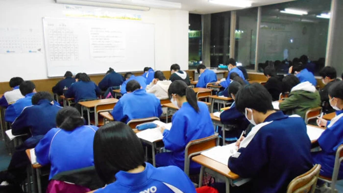 自習室は学校が終わり次第利用できます。