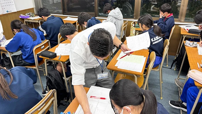 授業中も生徒一人ひとりをしっかりサポート！