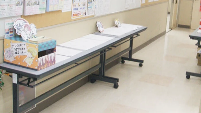 通路にはテスト対策用の単元別学習プリントを完備！