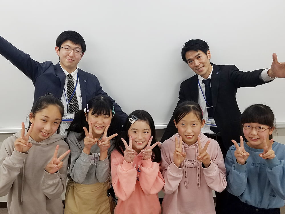 W早稲田ゼミ‗越谷レイクタウン校の生徒と教師