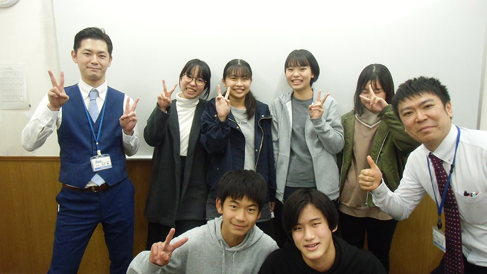 W早稲田ゼミ‗北大宮校の生徒と教師
