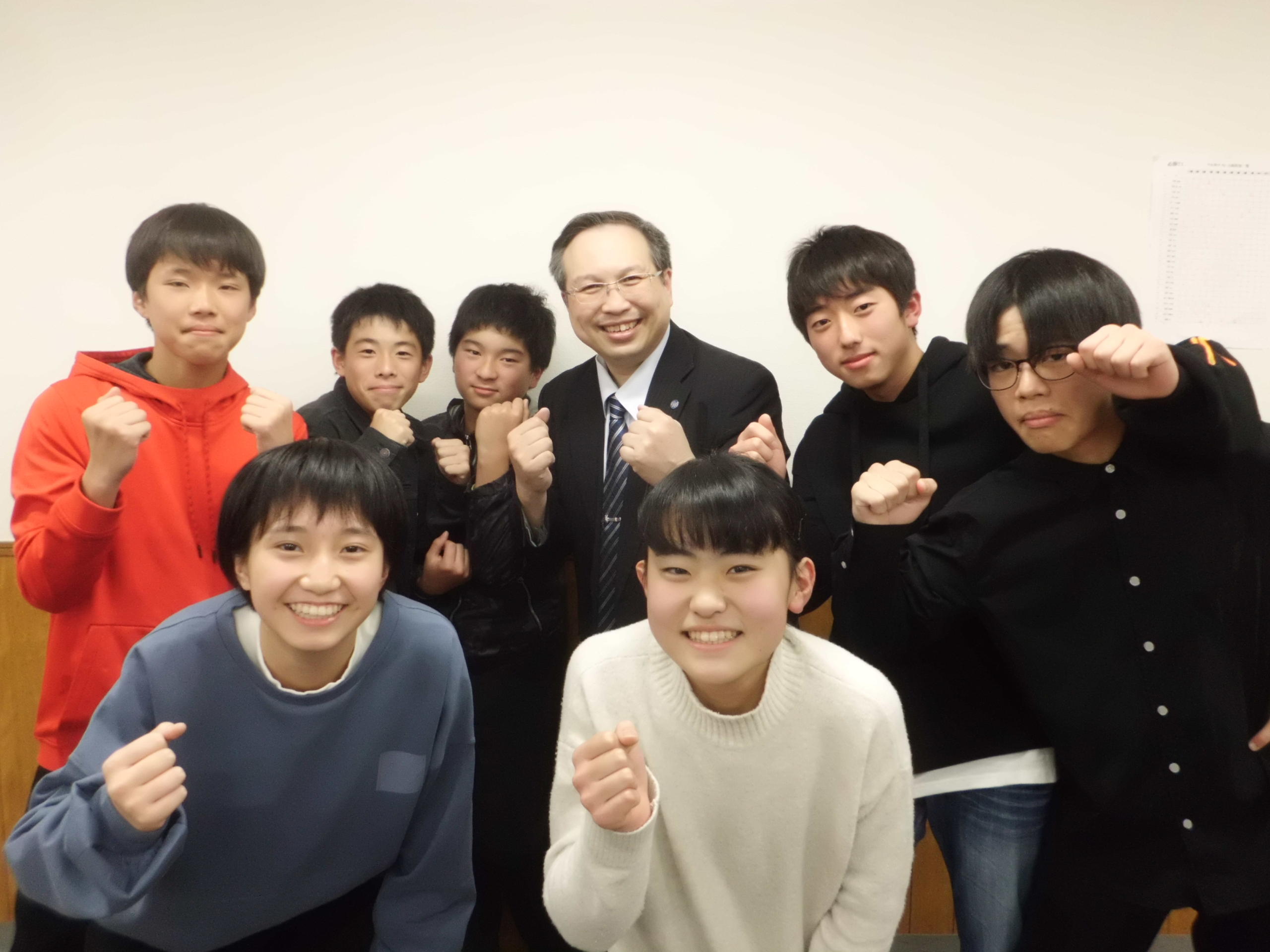 W早稲田ゼミ‗前橋中央校の生徒と教師