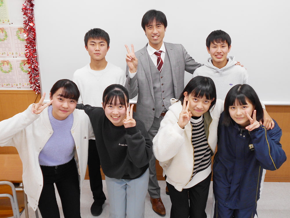 W早稲田ゼミ‗館林校の生徒と教師
