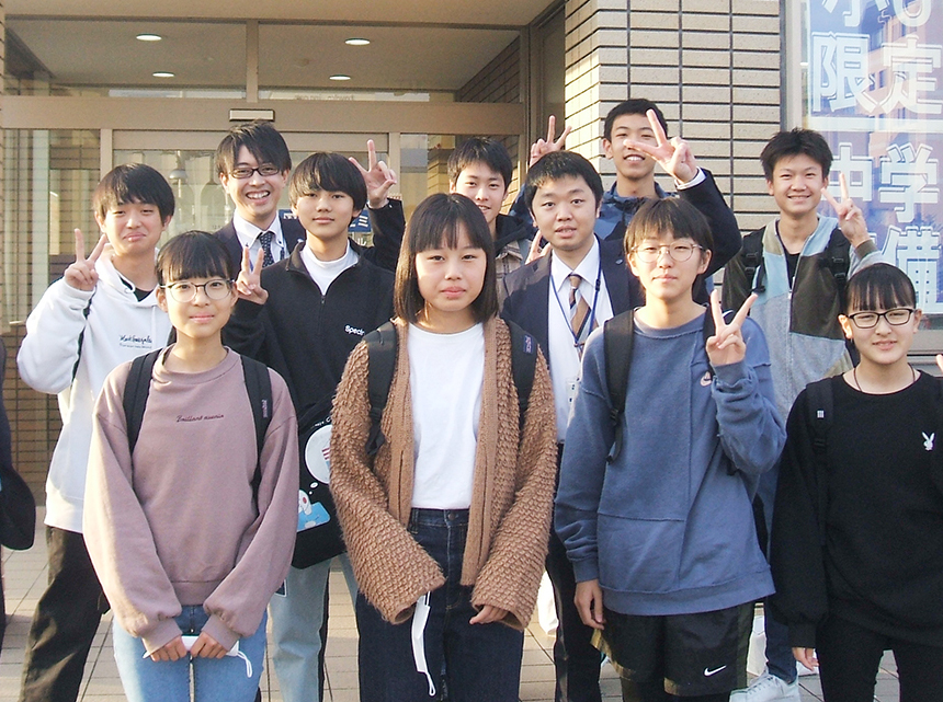 W早稲田ゼミ‗桐生校の生徒と教師