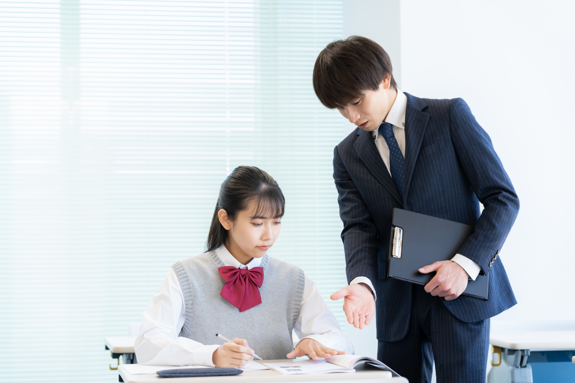 花咲徳栄高校の先生と生徒
