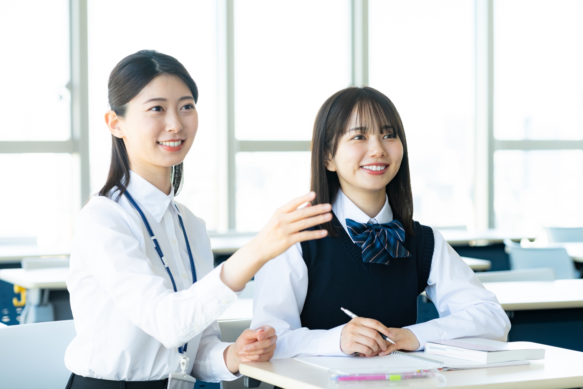 浦和実業高校の先生と生徒