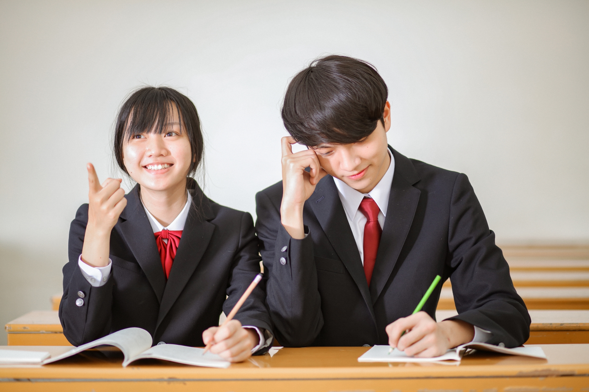 叡明高校の生徒